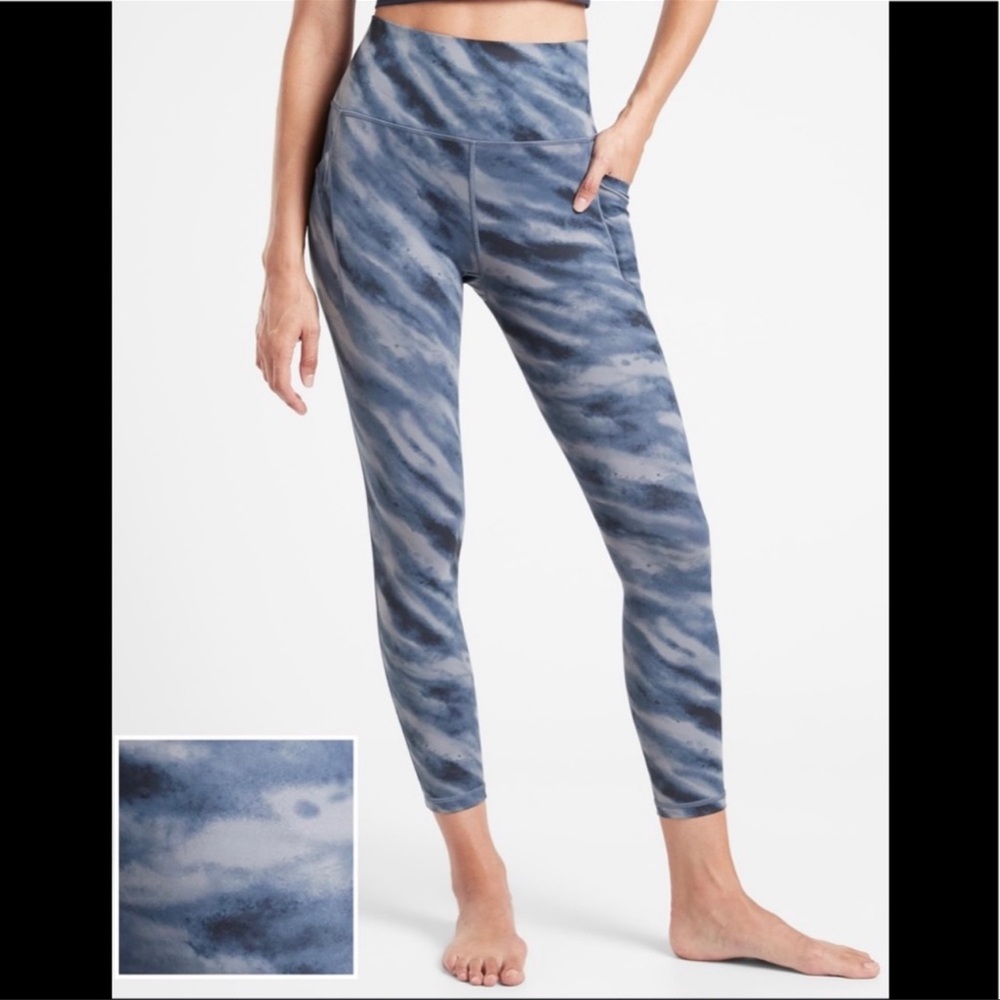 Athleta Salutation Stash Pocket II 7/8 Tight Leggings, Hi Rise, Size Small